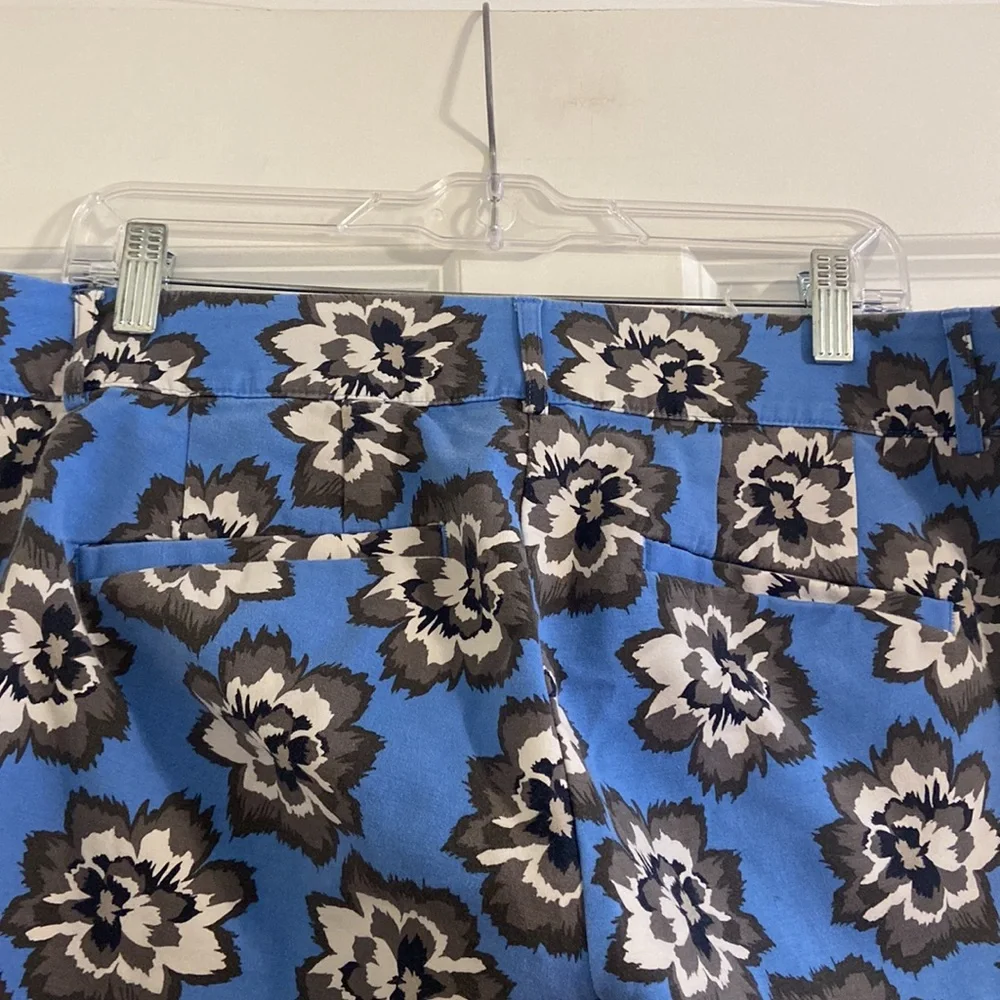Lane Bryant Blue Floral Capris - Picture 6 of 8